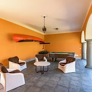 Apartment Residenza Di Prestigio In Riva Al Primo Piano, Marone